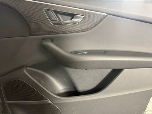 Used 2022 Audi Q8 Premium Plus image 29