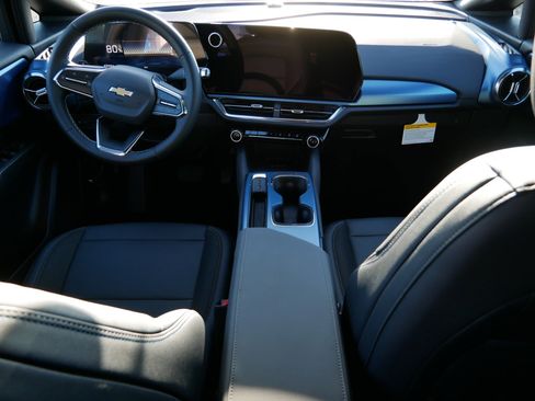 New 2026 Chevrolet Equinox EV LT image 6