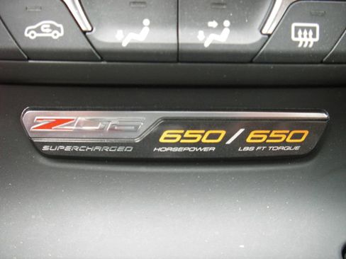 Used 2016 Chevrolet Corvette Z06 w/ 3LZ Preferred Equipment Group RWD image 26
