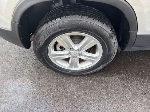 Used 2019 Chevrolet Trax LT w/ LT Convenience Package image 43