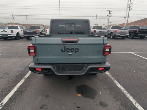 New 2026 Jeep Gladiator Sport AWD/4WD image 7
