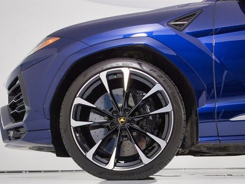Used 2022 Lamborghini Urus AWD/4WD image 6