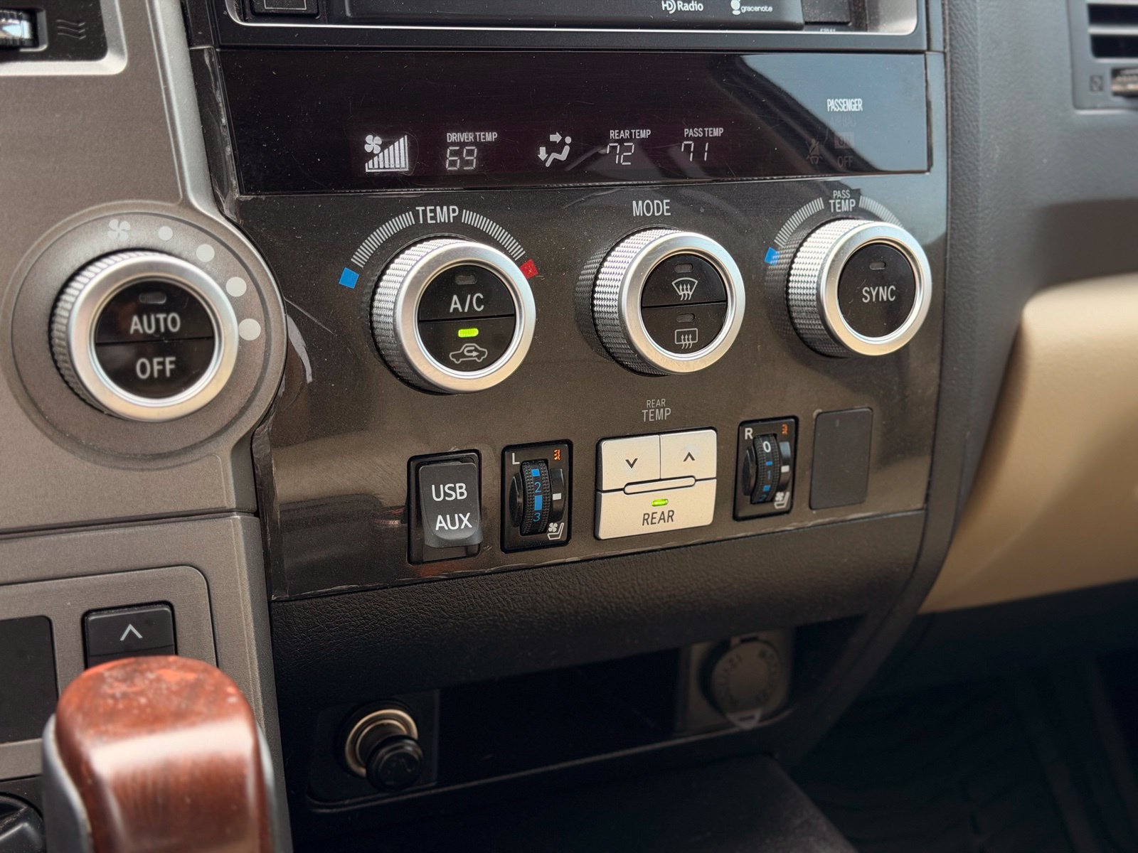 Used 2015 Toyota Sequoia Platinum RWD image 53