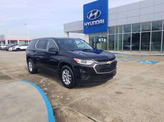 Used 2021 Chevrolet Traverse LS FWD video 1