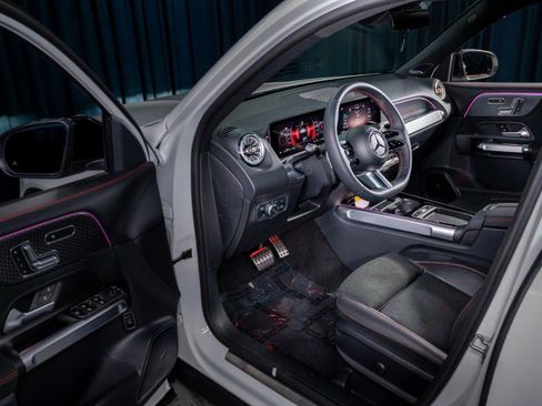 Certified 2025 Mercedes-Benz GLB 250 250 SUV image 13