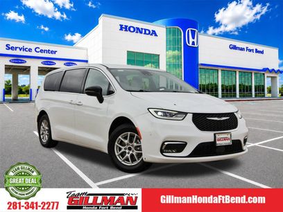 Used 2024 Chrysler Pacifica Touring-L