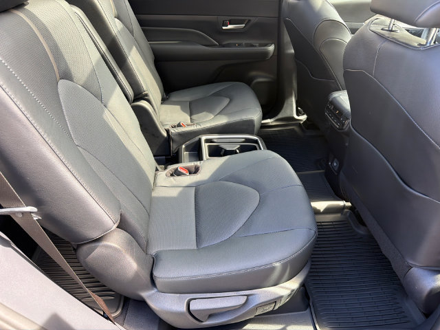 Used 2026 Toyota Grand Highlander AWD image 16