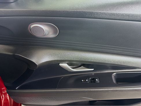 Used 2024 Hyundai Elantra SE image 30