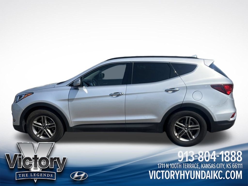 Used 2017 Hyundai Santa Fe Sport FWD image 2