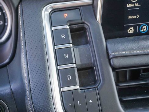 Used 2021 Chevrolet Tahoe Premier w/ Premium Package image 22