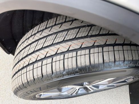 Certified 2023 Acura MDX w/Technology Package image 12