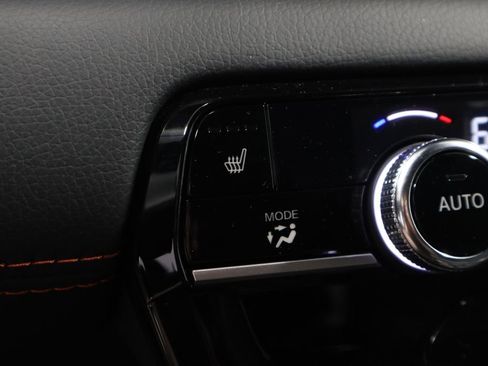 Used 2025 Honda Pilot Sport image 4