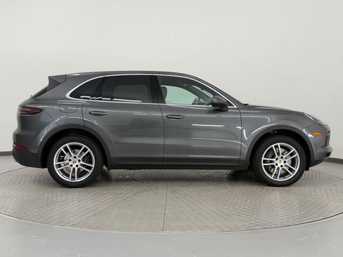 Certified 2023 Porsche Cayenne AWD/4WD image 8
