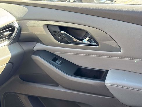 Used 2019 Chevrolet Traverse LT image 24