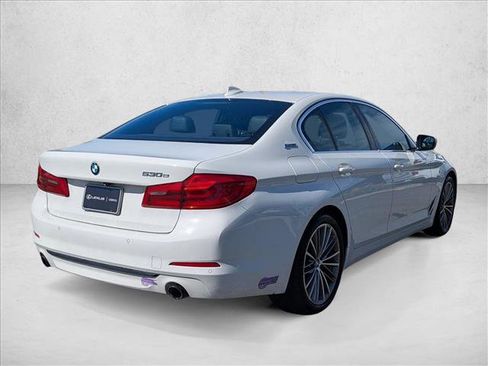 Used 2019 BMW 530e w/ Convenience Package image 5