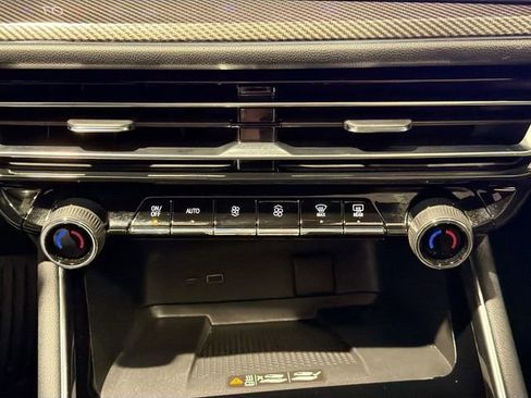 Used 2026 Chevrolet Traverse High Country w/ LPO, Floor Liner Package AWD/4WD image 15