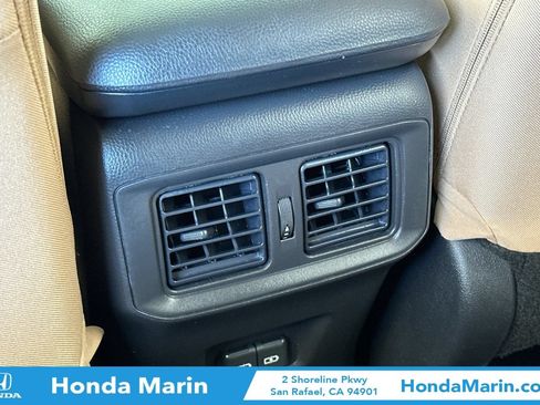 Used 2025 Toyota RAV4 XLE FWD image 15