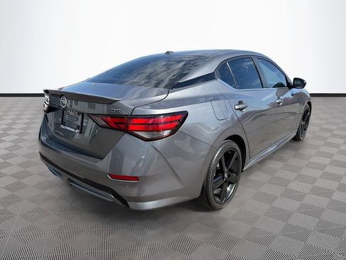 Used 2022 Nissan Sentra SR w/ SR Premium Package FWD image 7