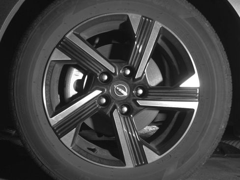 Used 2025 Nissan Sentra SV image 12