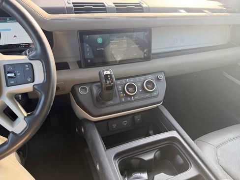 Used 2022 Land Rover Defender 110 SE image 19