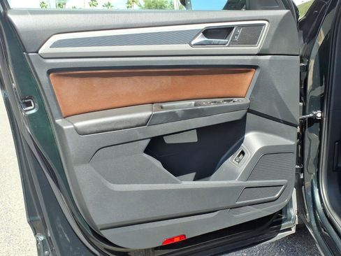 Certified 2021 Volkswagen Atlas SE image 18