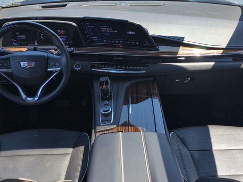 Certified 2023 Cadillac Escalade ESV Premium Luxury w/ Performance Package AWD/4WD image 18
