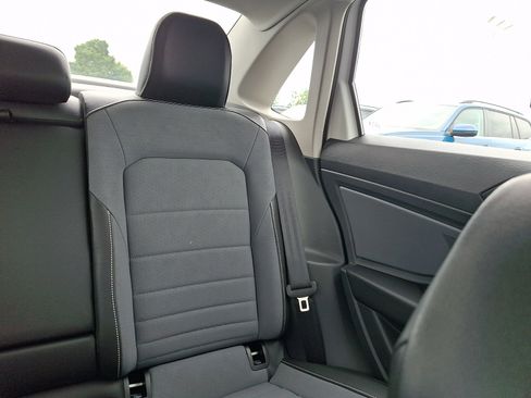 Used 2026 Volkswagen Jetta SE FWD image 16