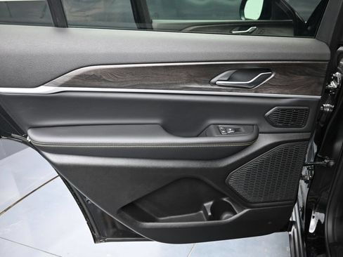 New 2026 Jeep Grand Cherokee L Limited AWD/4WD image 23