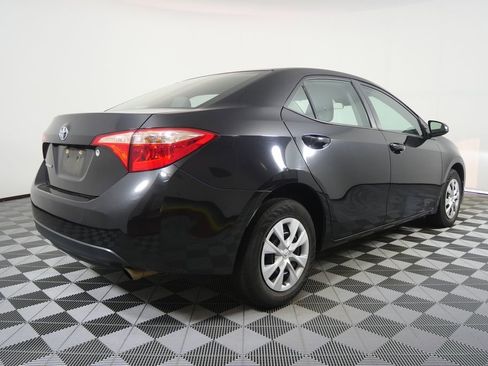Used 2017 Toyota Corolla L FWD image 3