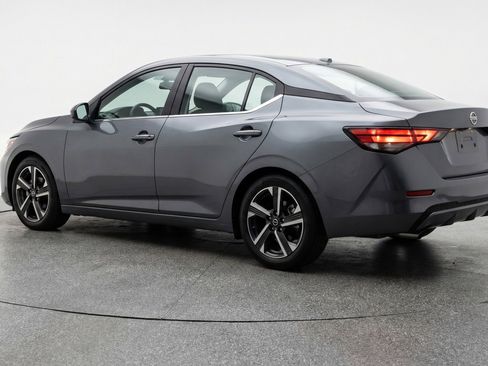 Used 2025 Nissan Sentra SV image 6