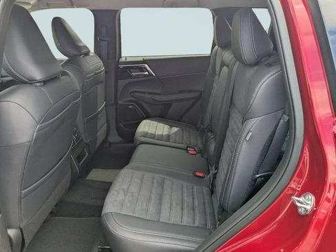 New 2026 Mitsubishi Outlander SE FWD image 12