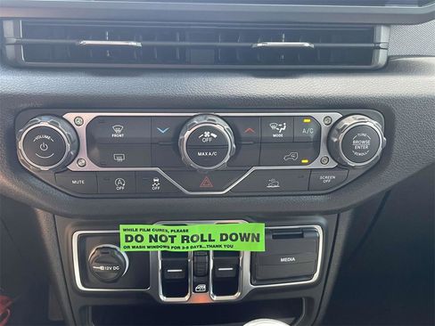 New 2025 Jeep Gladiator Sport image 20