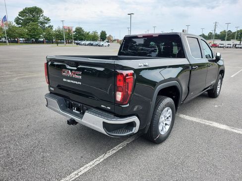 New 2026 GMC Sierra 1500 SLE image 3