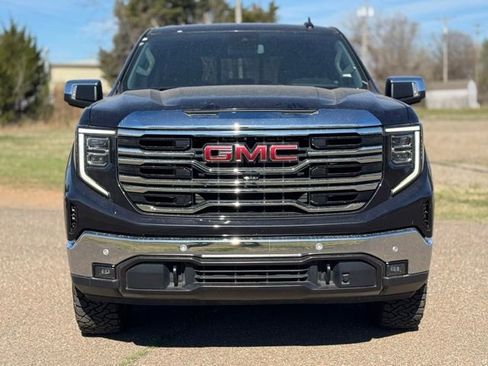 Used 2024 GMC Sierra 1500 SLT image 2