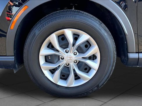 Used 2025 Honda CR-V LX image 11
