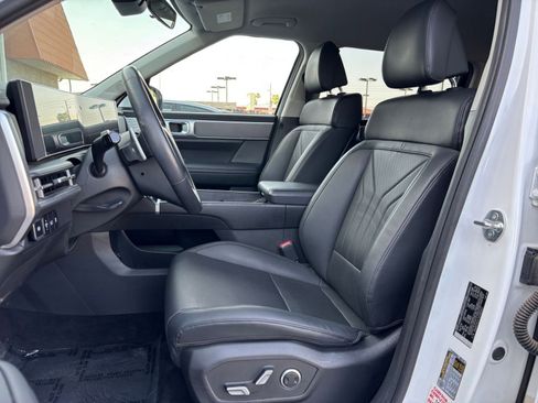 Used 2025 Hyundai Santa Fe SEL FWD image 29