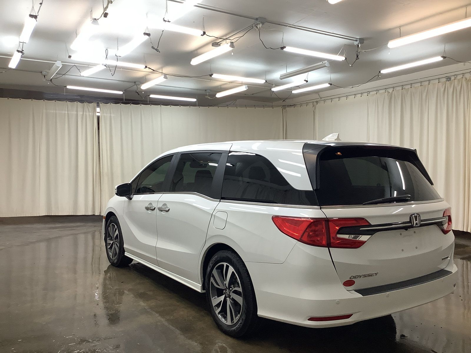 Used 2024 Honda Odyssey Touring image 8