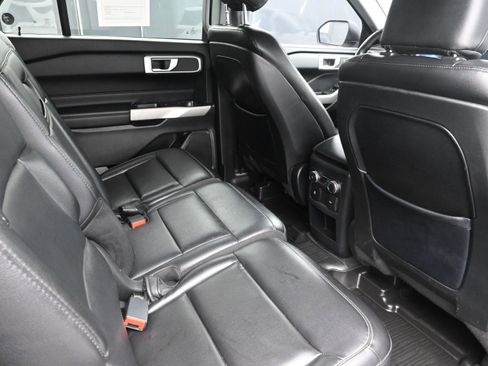 Used 2020 Ford Explorer XLT w/ Equipment Group 202A image 24