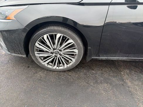 Used 2023 Nissan Altima 2.5 SL image 2