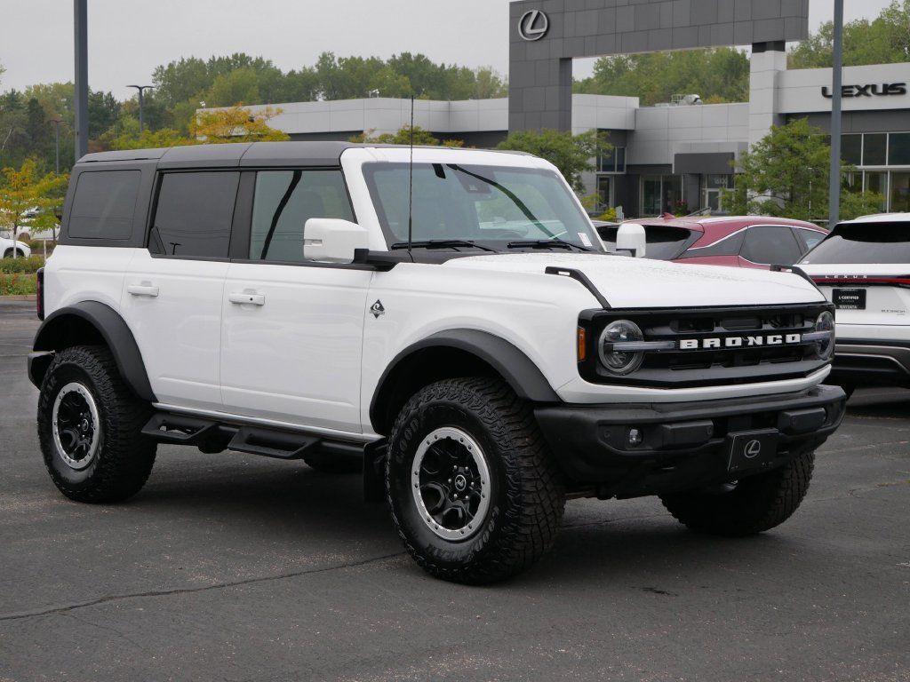 Used 2024 Ford Bronco Outer Banks w/ Sasquatch Package AWD/4WD image 1