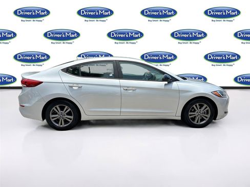 Used 2017 Hyundai Elantra SE w/ SE A/T Tech Package 03 FWD image 8