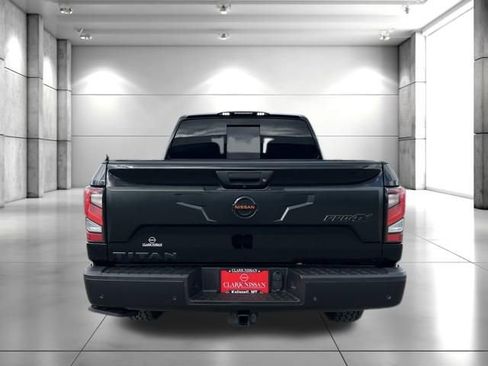 Used 2021 Nissan Titan PRO-4X w/ Pro-4x Convenience Package image 6