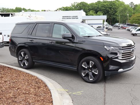Used 2021 Chevrolet Tahoe High Country w/ Premium Package AWD/4WD image 2