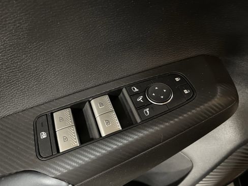 Used 2023 Mitsubishi Outlander SE image 8