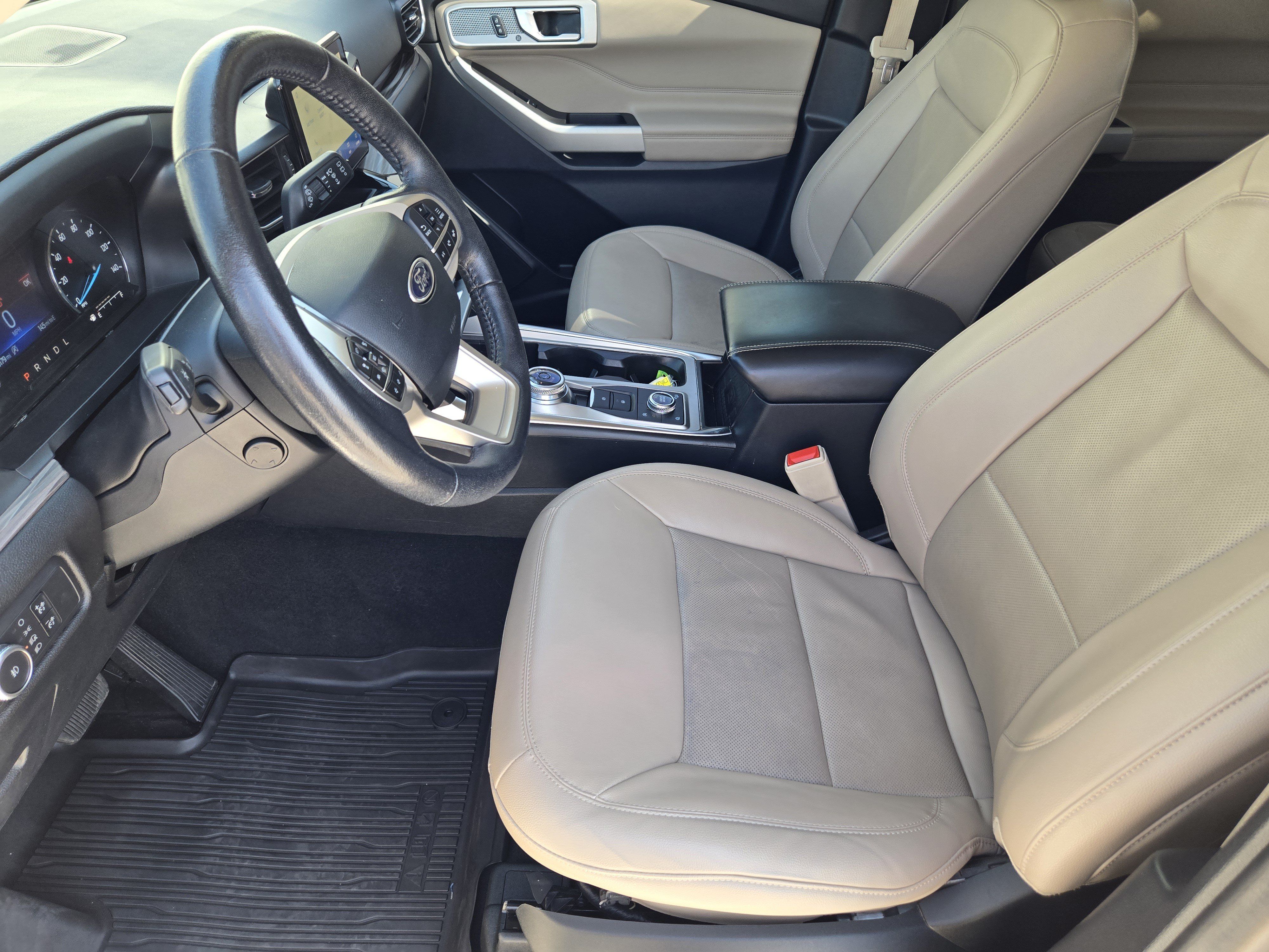 Used 2021 Ford Explorer Limited w/ Equipment Group 301A AWD/4WD image 14