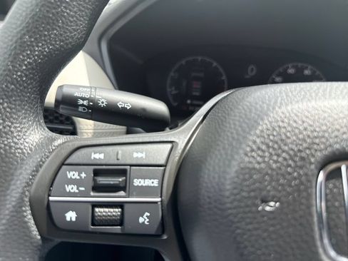 Certified 2025 Honda HR-V LX image 24