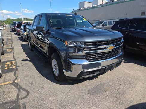 Used 2019 Chevrolet Silverado 1500 LT w/ Fleet Comfort Package AWD/4WD image 3