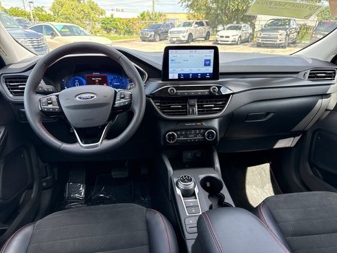 Used 2022 Ford Escape SEL w/ SEL Stealth AWD Package image 5