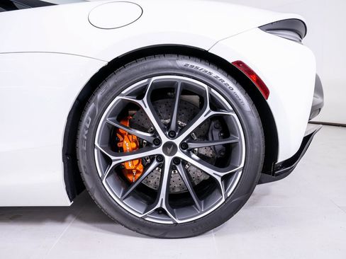 Used 2025 McLaren Artura Spider RWD image 15