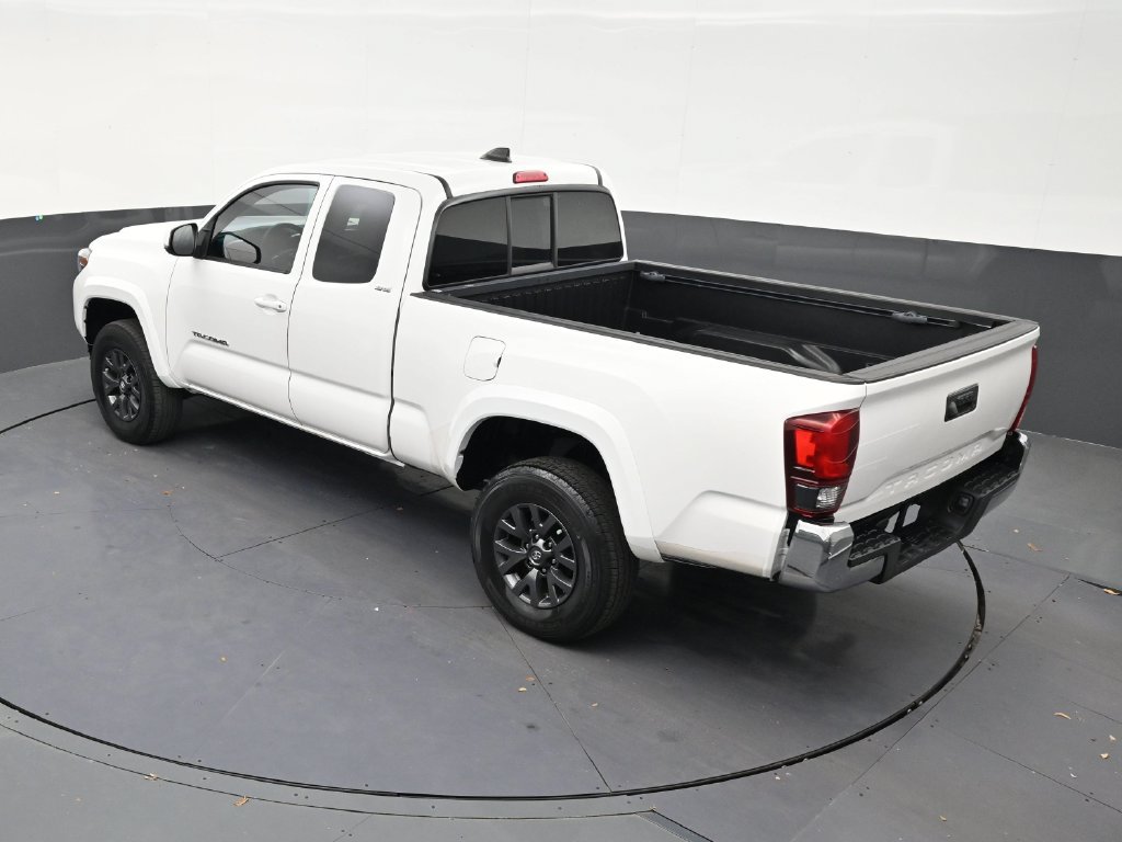 Used 2023 Toyota Tacoma SR5 w/ SR5 Appearance Package RWD image 14